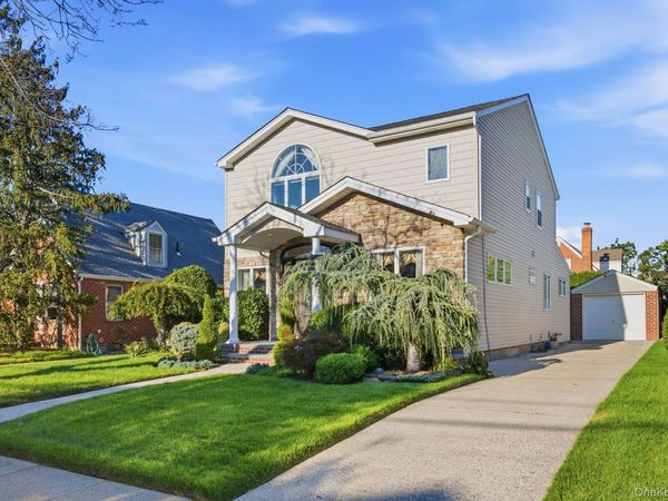 154 Celler Avenue , New Hyde Park, NY 11040