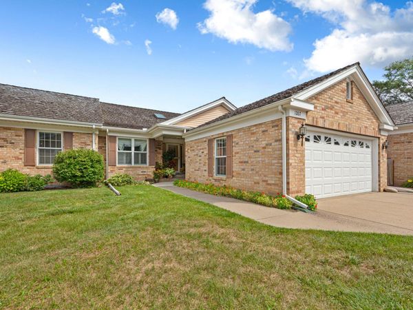 1267 Woodley Street E, Northfield, MN 55057