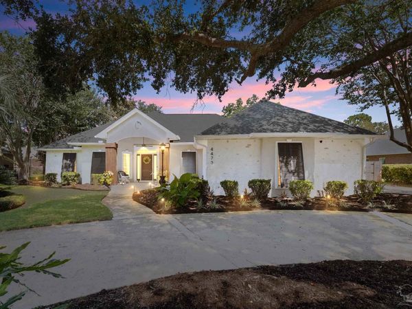 4473 Madura Rd, Gulf Breeze, FL 32563