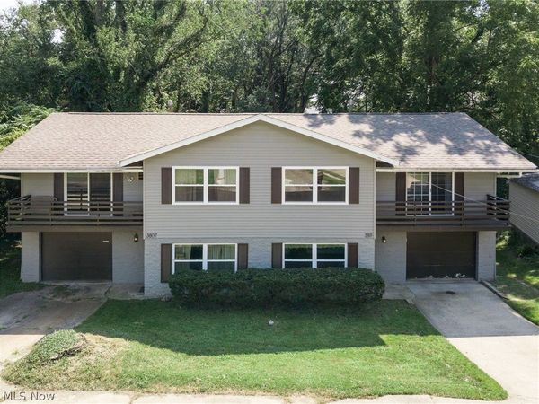 3807-3811 Edgepark Drive , Akron, OH 44319