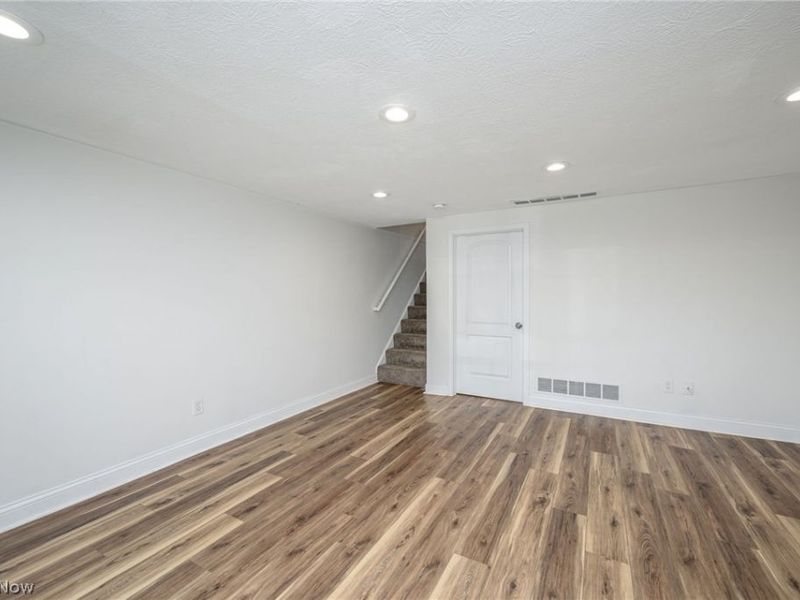 3807-3811 Edgepark Drive, Akron, OH 44319 Photo 8