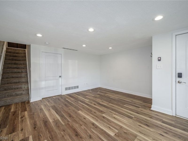 3807-3811 Edgepark Drive, Akron, OH 44319 Photo 9