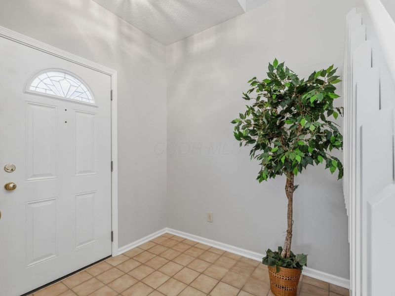 3992 Silverglade Court, Columbus, OH 43230 Photo 4
