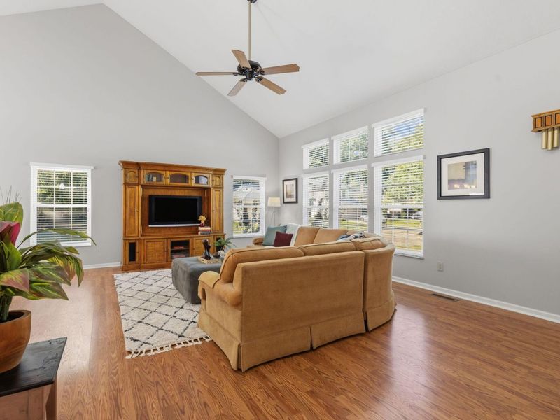 3992 Silverglade Court, Columbus, OH 43230 Photo 6