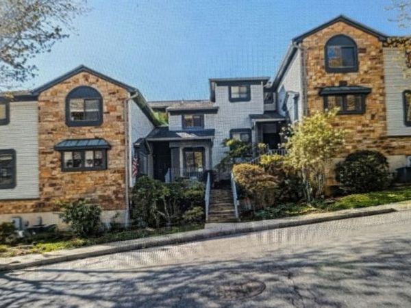 102 Overlook Dr, Independence, NJ 07840