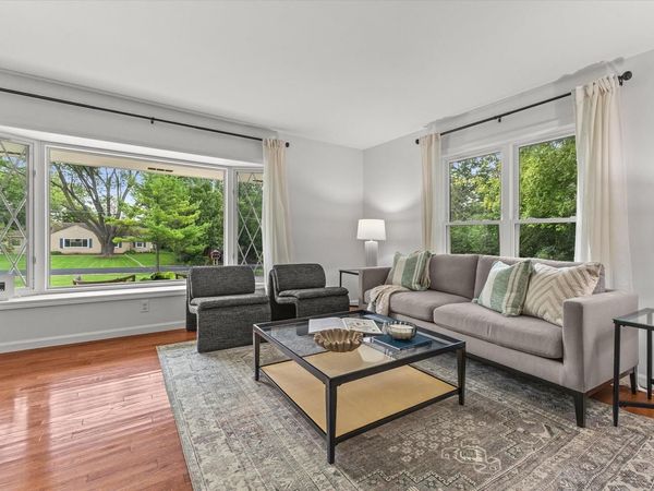 W176N8625 Sunset Ridge DRIVE, Menomonee Falls, WI 53051