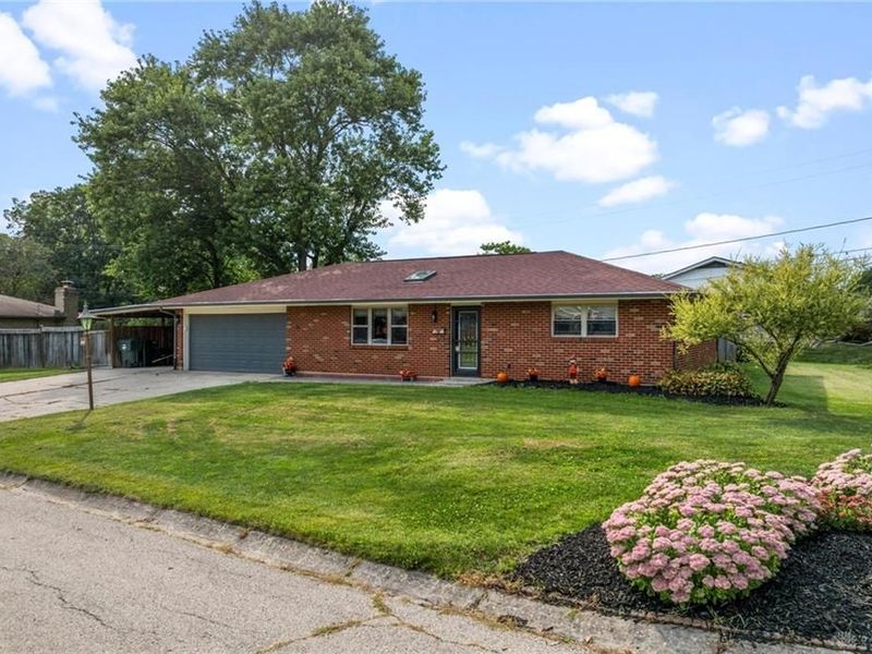 6125 Imperial Hills Drive, Butler Township, OH 45414 Photo 4
