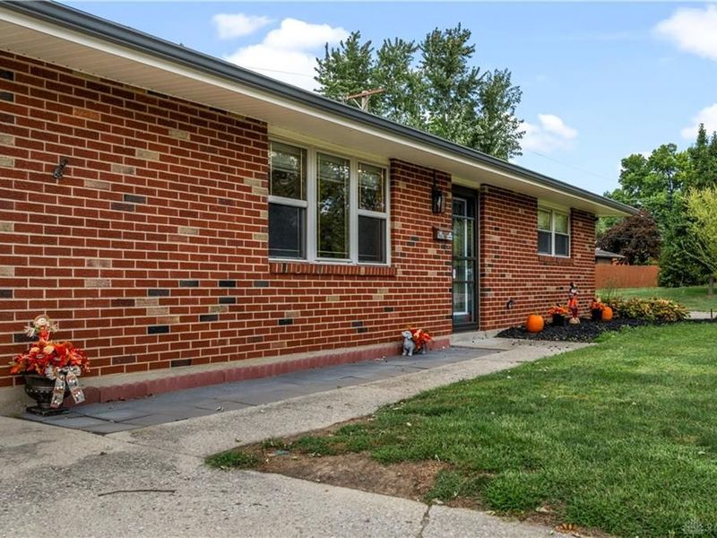 6125 Imperial Hills Drive, Butler Township, OH 45414 Photo 5