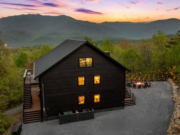1433 Garrett Place , Gatlinburg, TN 37738
