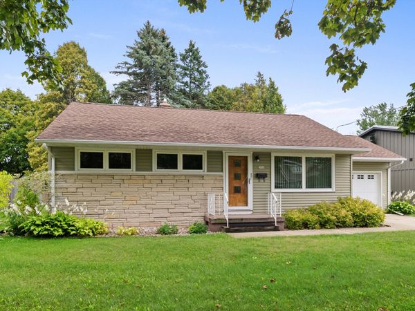 2014 Menasha Ave, Manitowoc, WI 54220