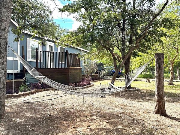 117 Shoshoni DR, Smithville, TX 78957
