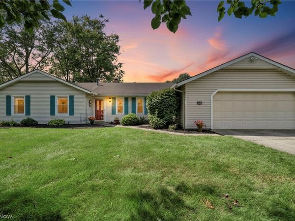 4914 Meadow Moss Lane, North Ridgeville, OH 44039