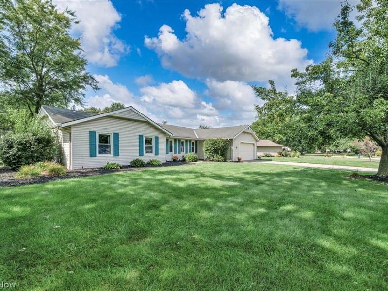 4914 Meadow Moss Lane, North Ridgeville, OH 44039 Photo 3