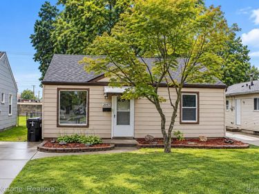 20471 Negaunee, Redford Township, Mi 48240