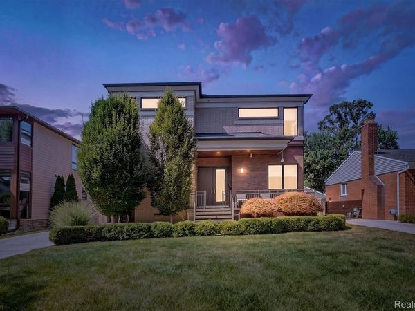 1884 Shipman Boulevard , Birmingham, Mi 48009