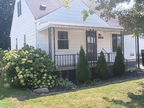 25880 Groveland Street , Roseville, Mi 48066
