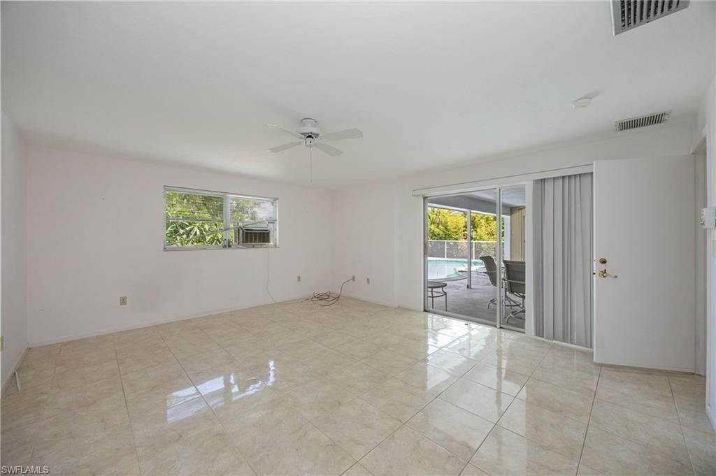 635 Wedge Dr, Naples, FL 34103 Photo