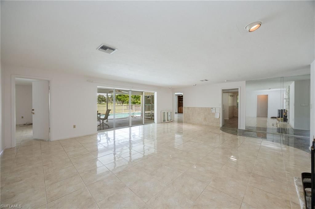 635 Wedge Dr, Naples, FL 34103 Photo
