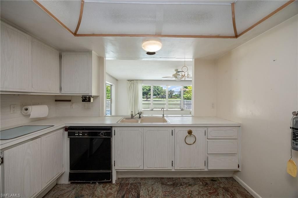 635 Wedge Dr, Naples, FL 34103 Photo