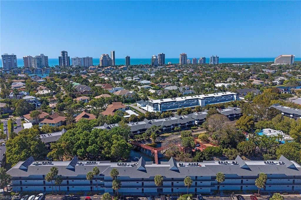 600 Neapolitan Way, Unit 212, Naples, FL 34103 Photo