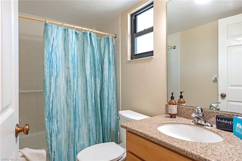 600 Neapolitan Way, Unit 212, Naples, FL 34103 Photo