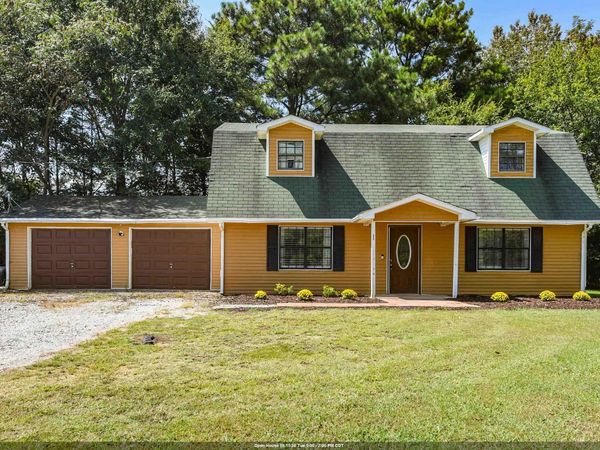 55 Lannes Dr W, Killen, AL 35645