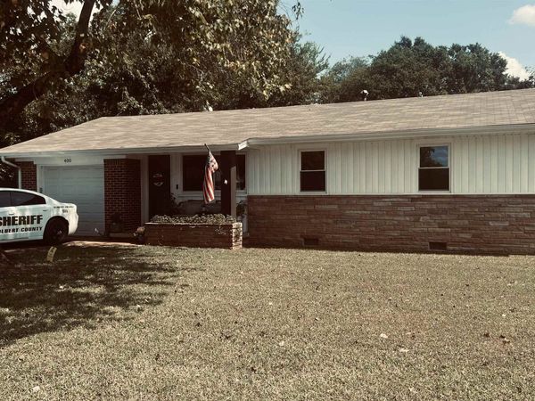 400 Hook St N, Tuscumbia, AL 35674
