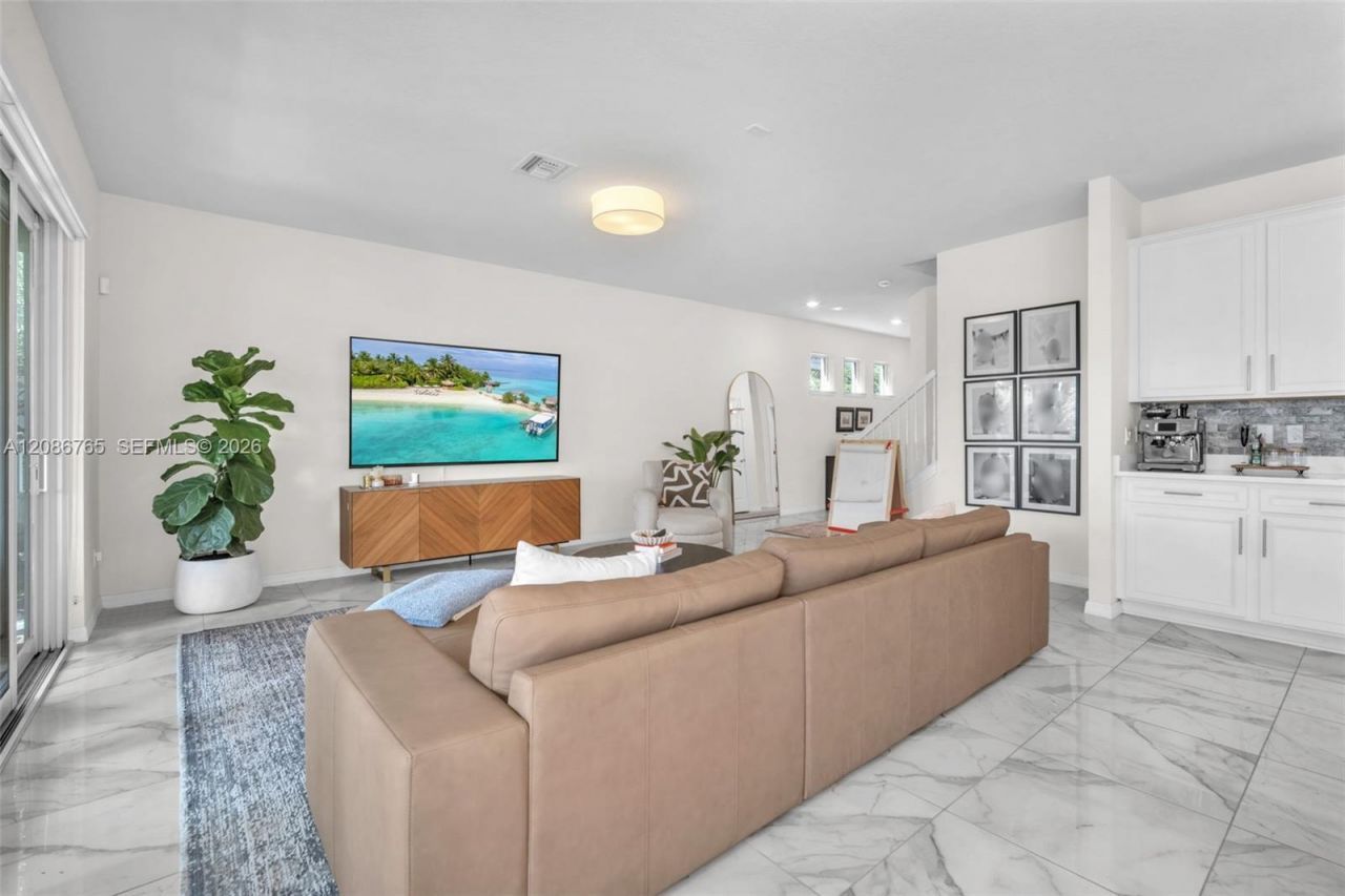 1487 Pongam Ter, Hollywood, FL 33021 Photo