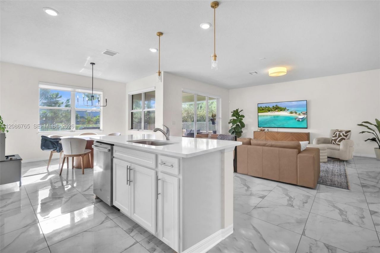 1487 Pongam Ter, Hollywood, FL 33021 Photo