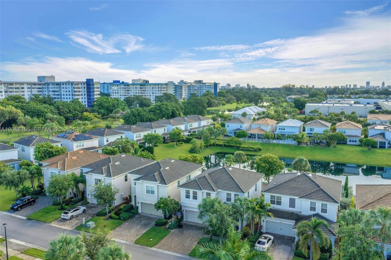 1487 Pongam Ter, Hollywood, FL 33021 Photo