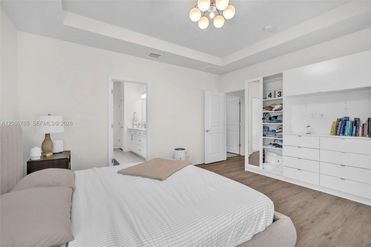 1487 Pongam Ter, Hollywood, FL 33021 Photo