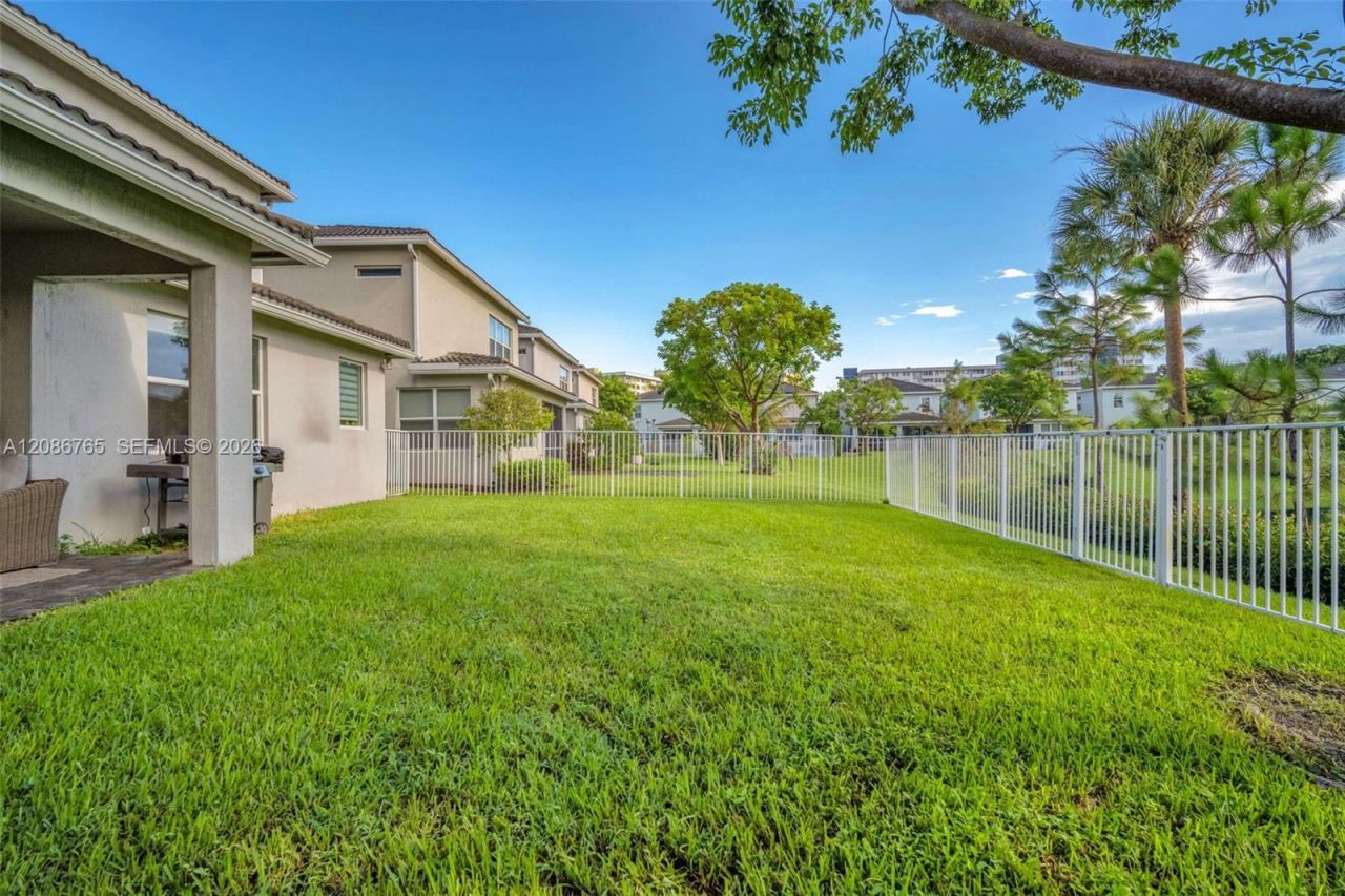 1487 Pongam Ter, Hollywood, FL 33021 Photo