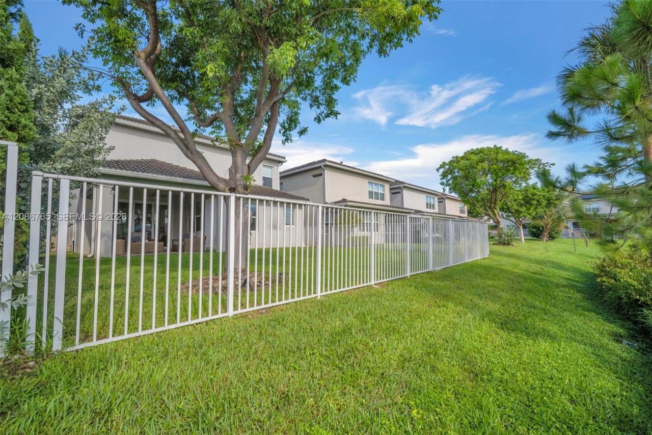 1487 Pongam Ter, Hollywood, FL 33021 Photo