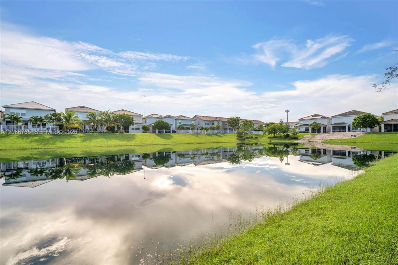1487 Pongam Ter, Hollywood, FL 33021 Photo