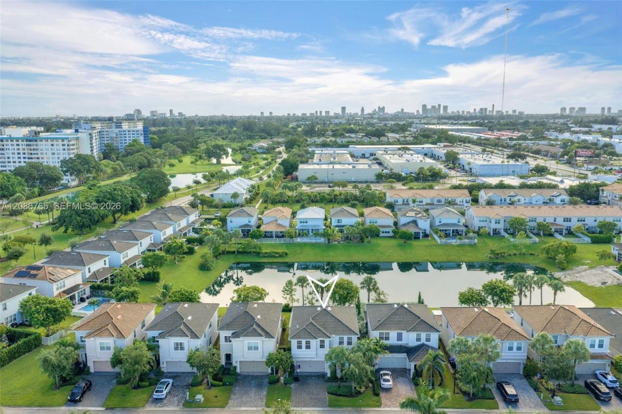 1487 Pongam Ter, Hollywood, FL 33021 Photo