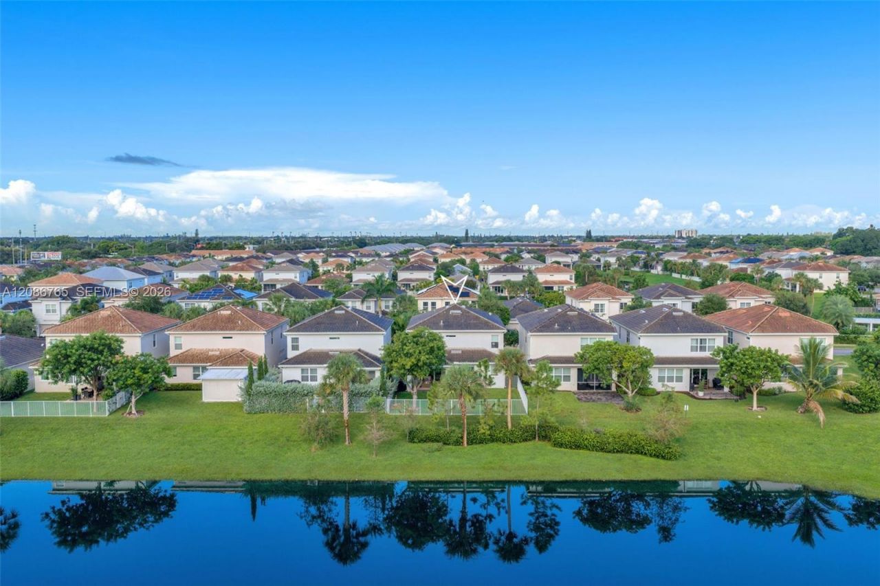 1487 Pongam Ter, Hollywood, FL 33021 Photo