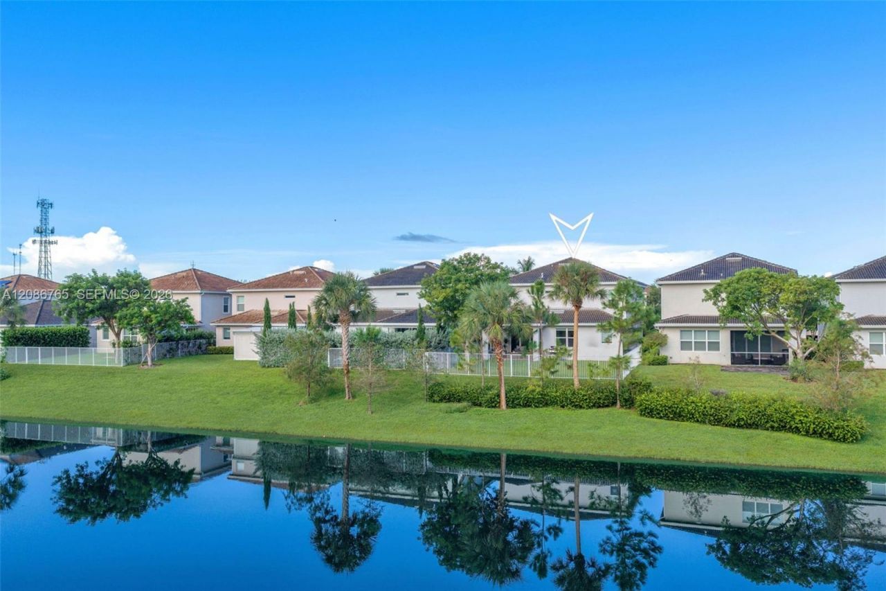 1487 Pongam Ter, Hollywood, FL 33021 Photo