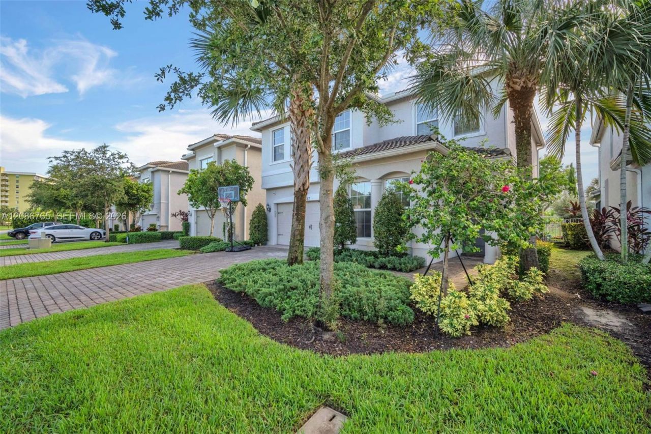 1487 Pongam Ter, Hollywood, FL 33021 Photo