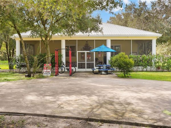 255 C Rd, La Belle, FL 33935