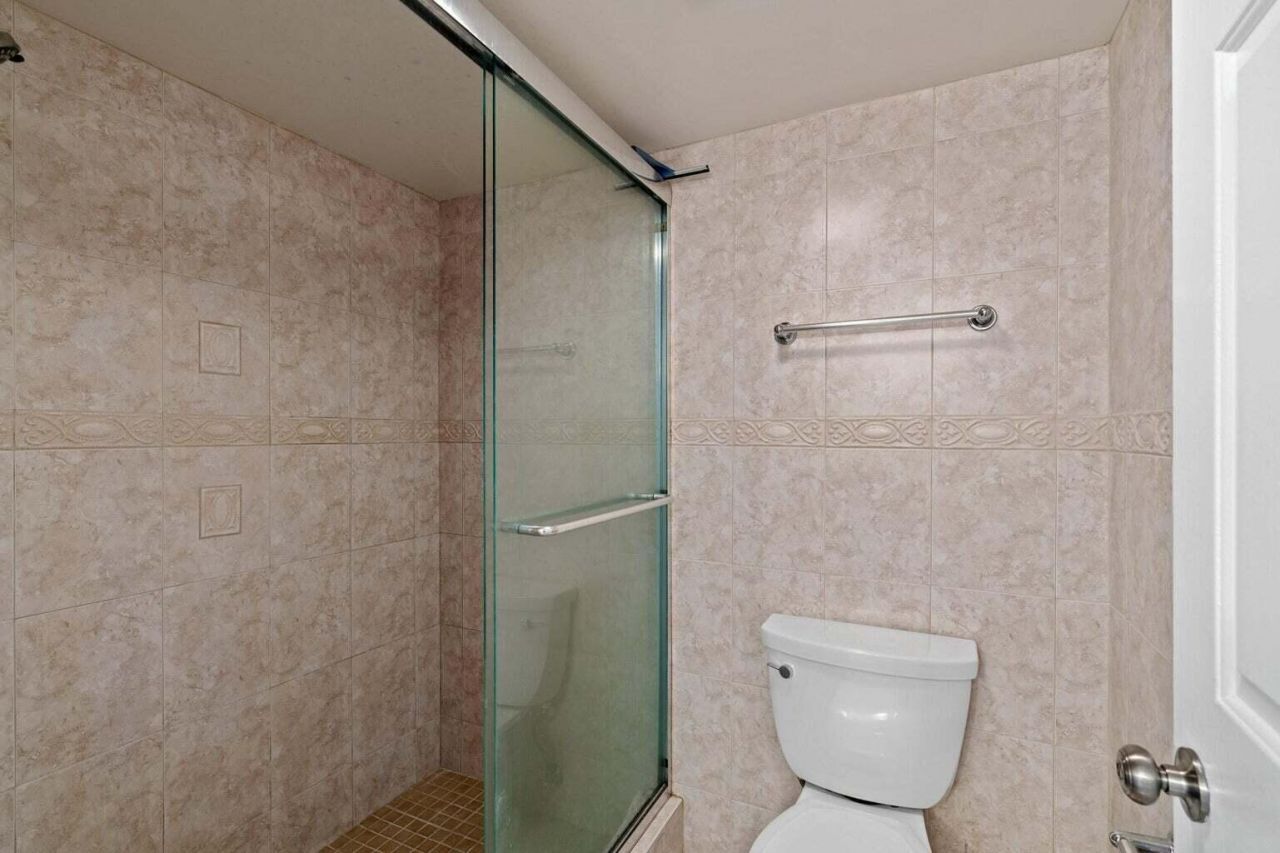 2600 Greenwood Terrace, Unit 210, Boca Raton, FL 33431 Photo