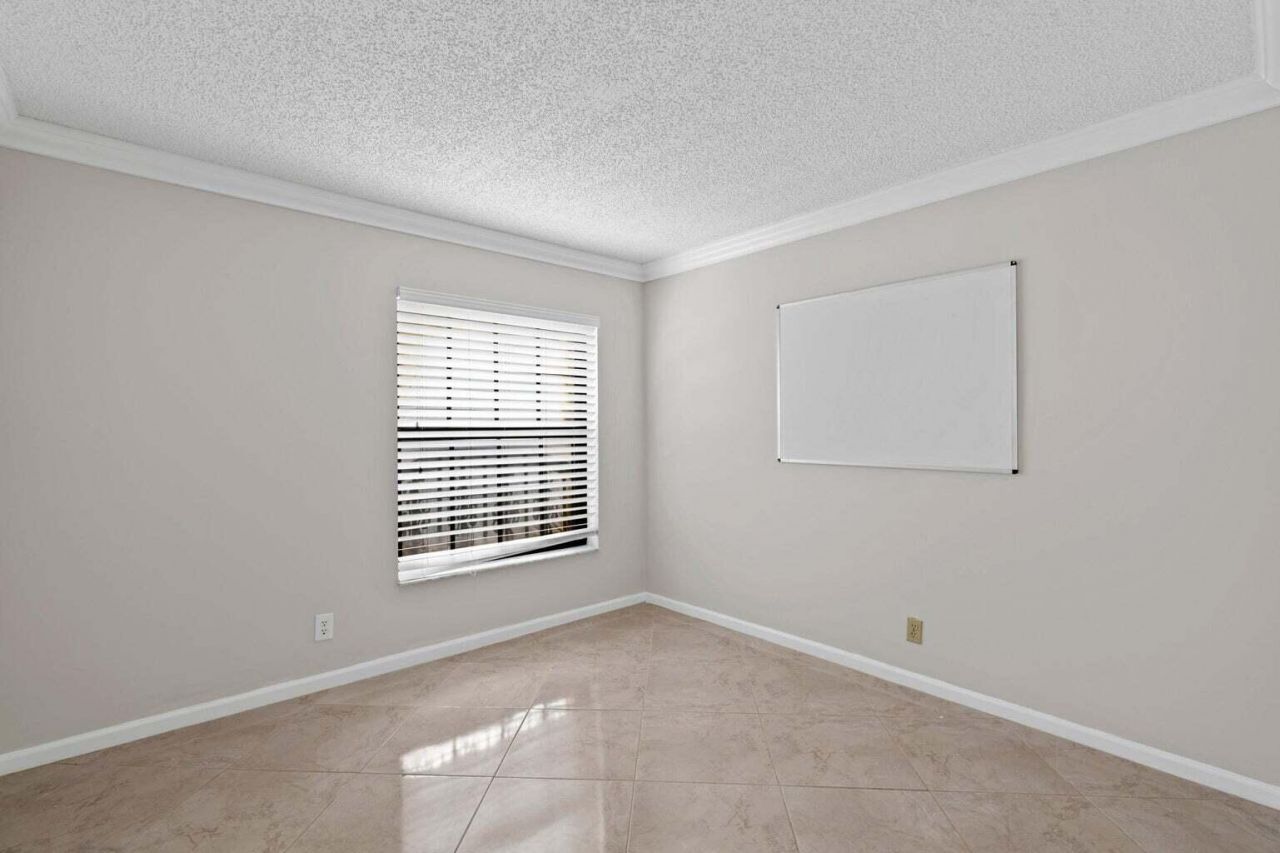 2600 Greenwood Terrace, Unit 210, Boca Raton, FL 33431 Photo
