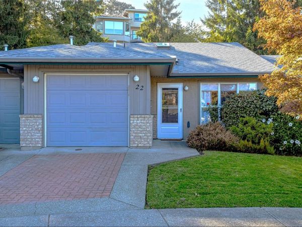 1473 Garnet Rd, Unit #22, Saanich, BC V8P 5T5