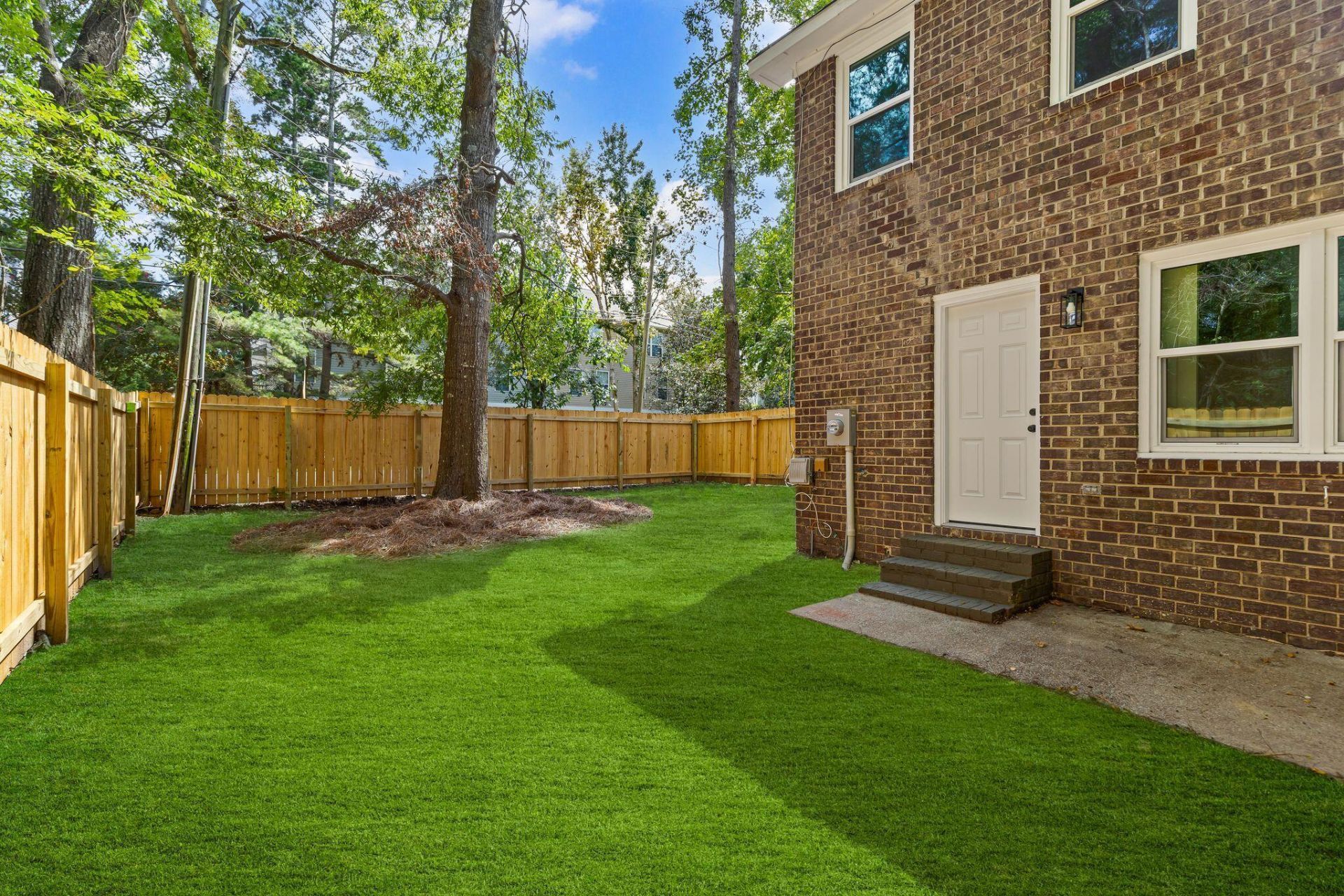 2402 Quail Hollow Court Photo 6