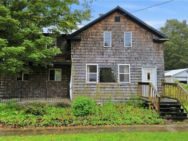 132 Broad Street , Oriskany Falls, NY 13425