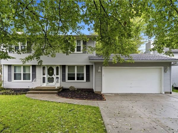 101 Park Lane Circle , Lockport, NY 14094