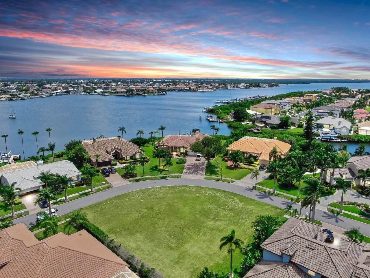 6424 Rubia Circle, Apollo Beach, FL 33572 Photo