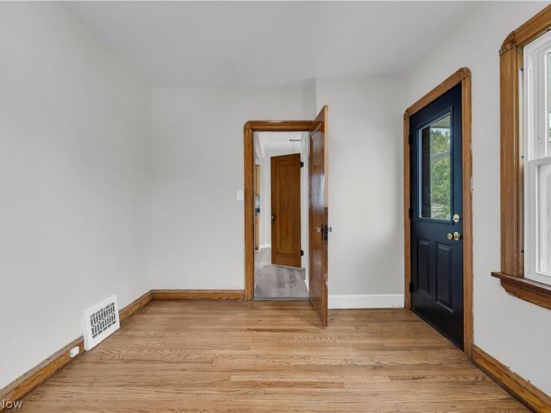 10813 Vernon Avenue, Garfield Heights, OH 44125 Photo 15