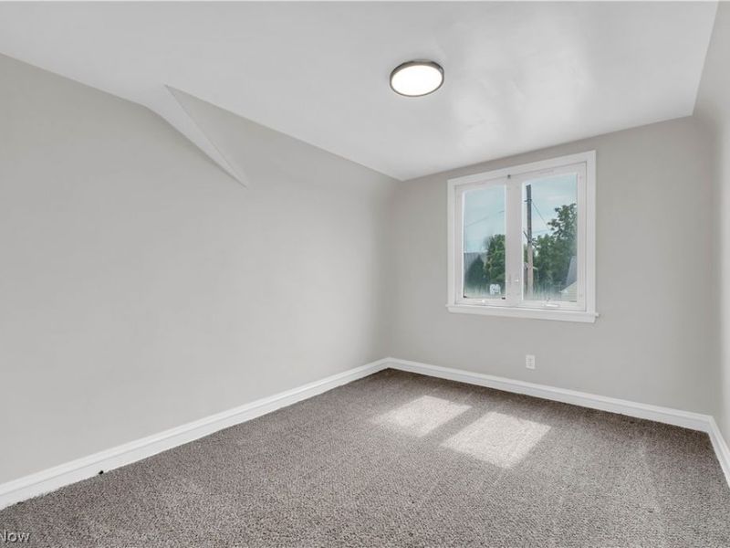 10813 Vernon Avenue, Garfield Heights, OH 44125 Photo 17