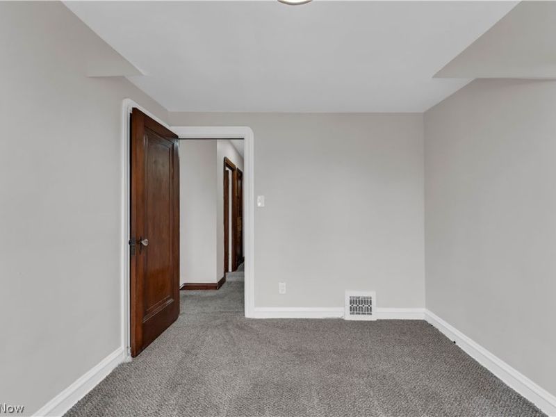 10813 Vernon Avenue, Garfield Heights, OH 44125 Photo 18