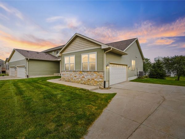 3640 Quail Trail Drive , Marion, IA 52302
